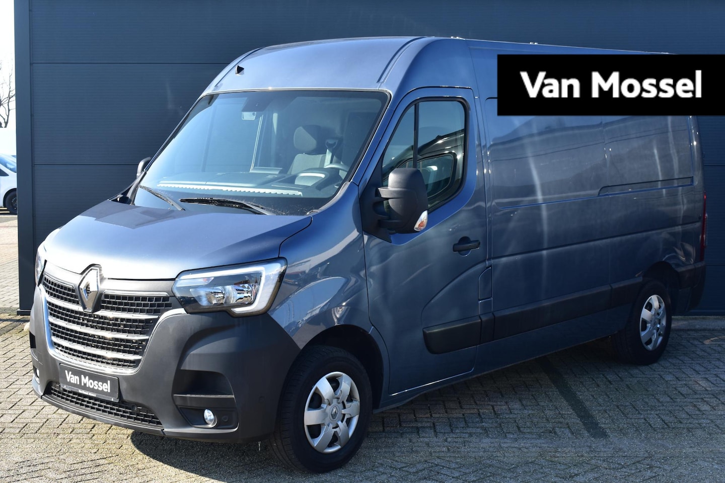 Renault Master - T35 2.3 dCi L2H2 Comfort 150PK | Automaat | Keyless | Climate control | Parkeersensoren + - AutoWereld.nl