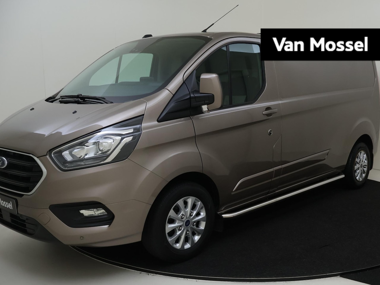Ford Transit Custom - 300 2.0 TDCI L2H1 Limited | Airco | Parkeersensoren & Camera | Lederen Bekleding - AutoWereld.nl