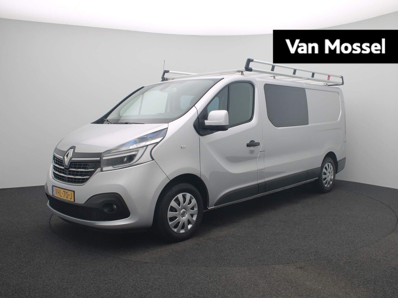Renault Trafic - 2.0 dCi 120 T29 L2H1 DC Work Edition | Dubbel Cabine | Trekhaak | Betimmering | Navigatie - AutoWereld.nl