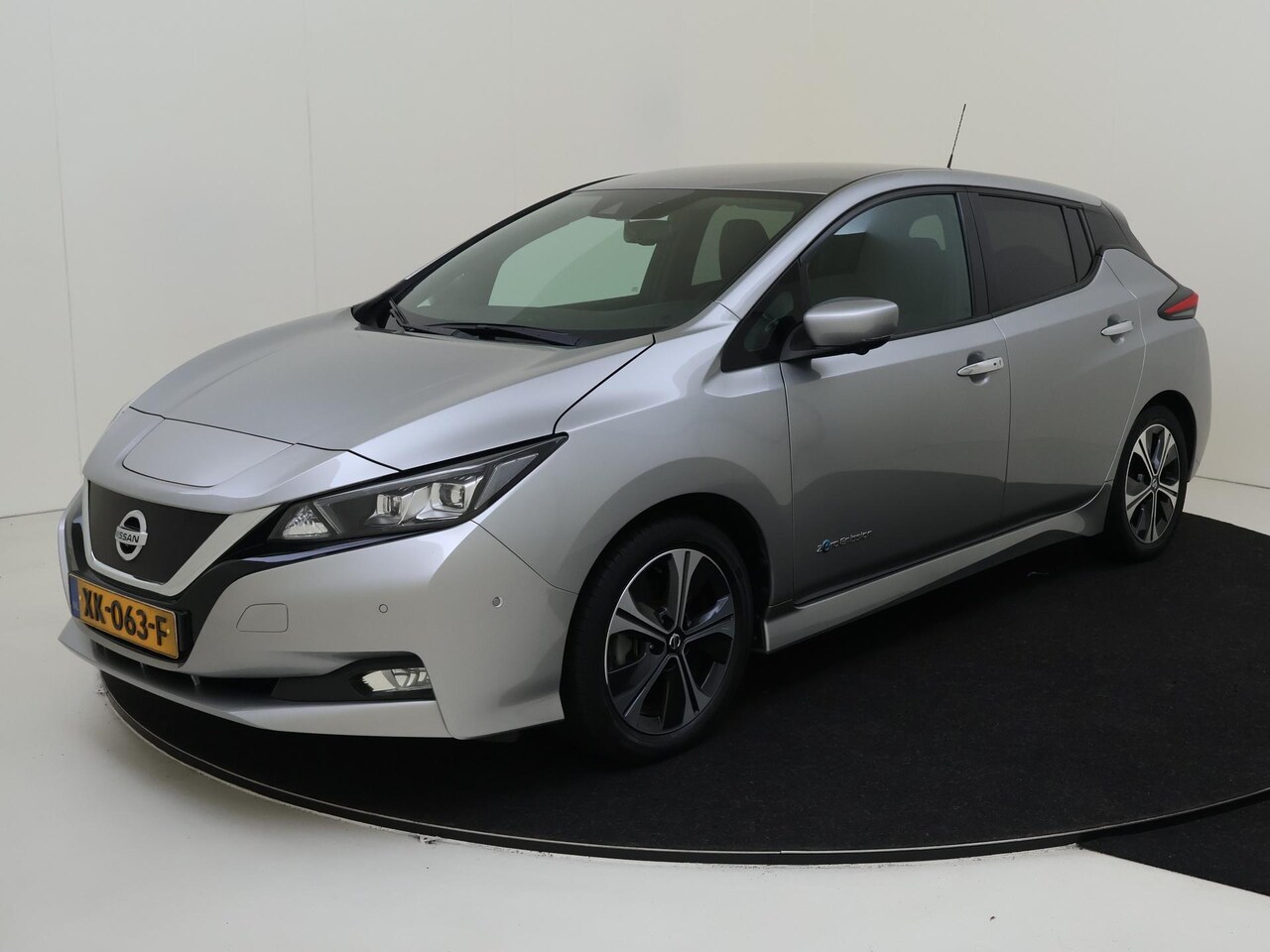 Nissan LEAF - Tekna 40 kWh AUTOMAAT| BTW| Navigatie | Cruise Control | Climate Control | Parkeersensoren - AutoWereld.nl