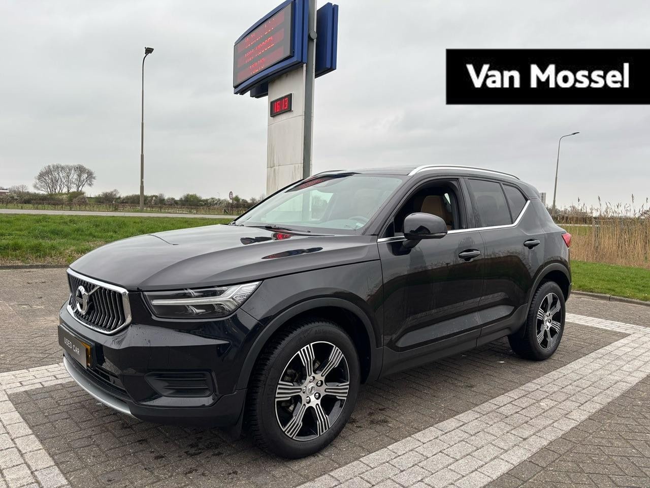 Volvo XC40 - 1.5 T3 Inscription | Schuif-/kanteldak | Leder | Stoelverwarming | Automaat - AutoWereld.nl