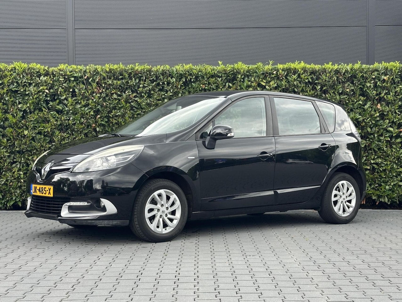 Renault Scénic - 1.5 dCi Limited 1.5 dCi Limited, EURO 6, NAVI, CRUISE, ECC-AIRCO, DIGITAL, KEYLESS, TREKHAAK, LICHTMETAAL - AutoWereld.nl