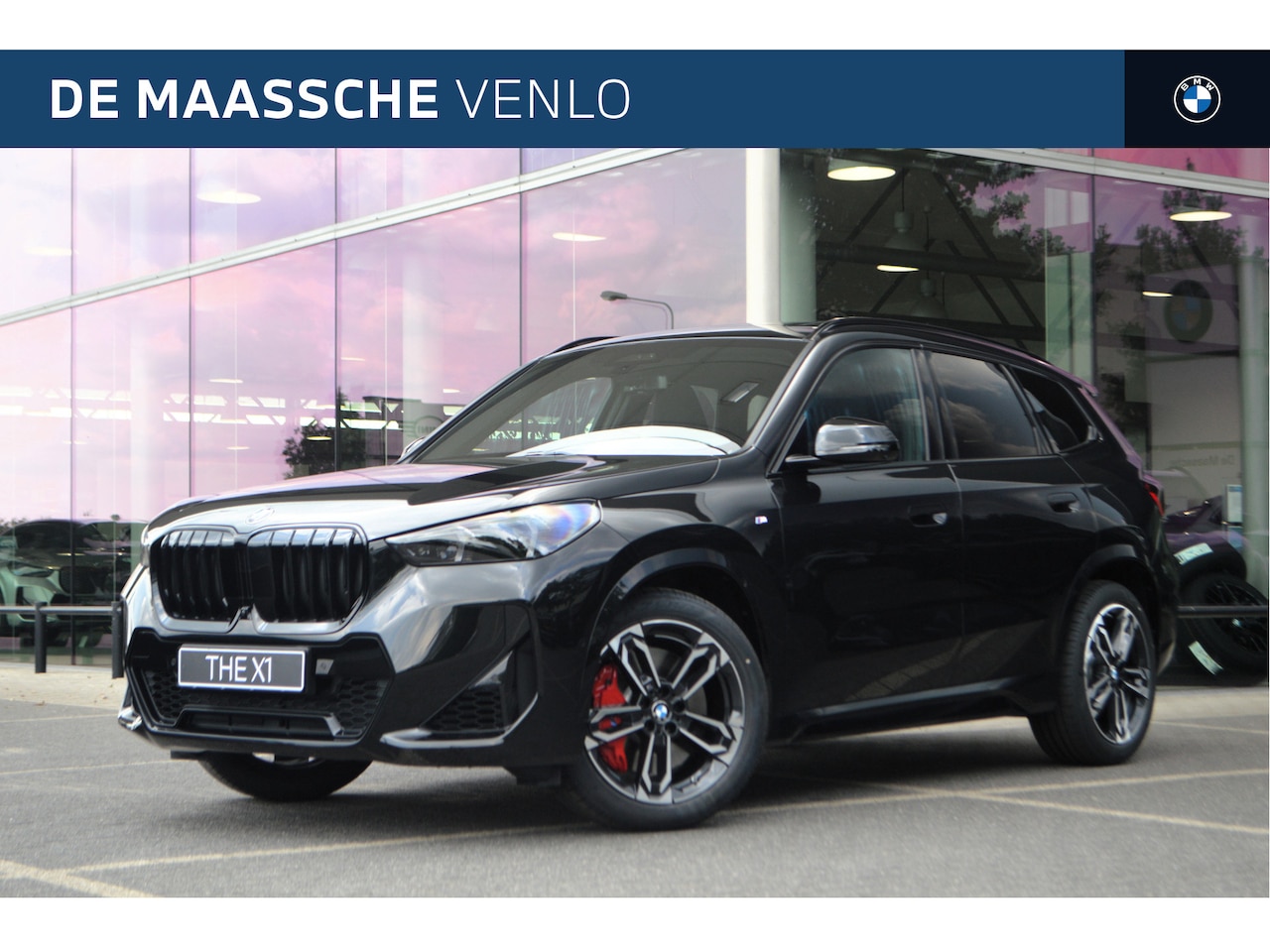 BMW X1 - xDrive23i High Executive M Sport Automaat / Panoramadak / Trekhaak / Sportstoelen / M Adap - AutoWereld.nl