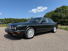 Jaguar XJ - XJ12 6.0 V12 SWB XJ12 ZEER NETTE STAAT / DOCUMENTATIE AANWEZIG