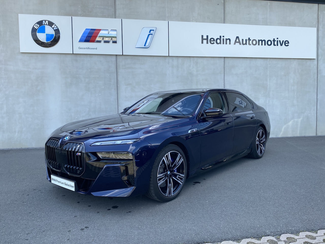 BMW i7 - M70 xDrive 106 kWh | BMW Iconic Glow | Executive Drive Pro | High Executive | Massagefunct - AutoWereld.nl