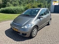 Mercedes-Benz A-klasse - 170 Elegance/AUTOMAAT/AIRCO/PARKEERSENS VOOR-ACHTER/VERWARMDE VOORST