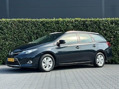 Toyota Auris - 1.8 Hybrid ASPIRATION, NL AUTO NAP LOGISCH, ECC-AIRCO, NAVI, CRUISE, LICHTMETAAL 15"