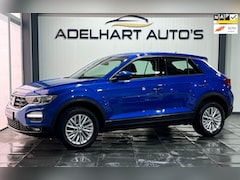 Volkswagen T-Roc - 1.0 TSI Style / Navigatie full map / Apple CarPlay / Climate control / Parkeer sensoren /