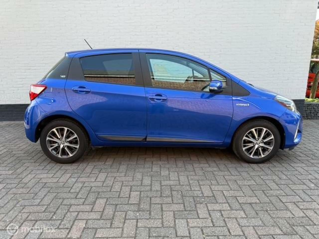 Toyota Yaris - Hybrid 1.5 VVT-i 20th Edition - AutoWereld.nl