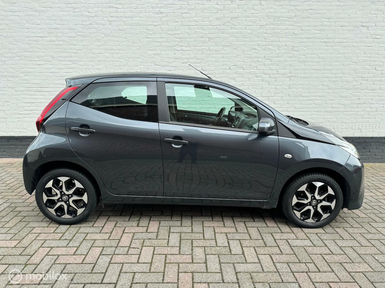 Toyota Aygo - 1.0 VVT-i x-clusiv 1.0 VVT-i x-clusiv - AutoWereld.nl