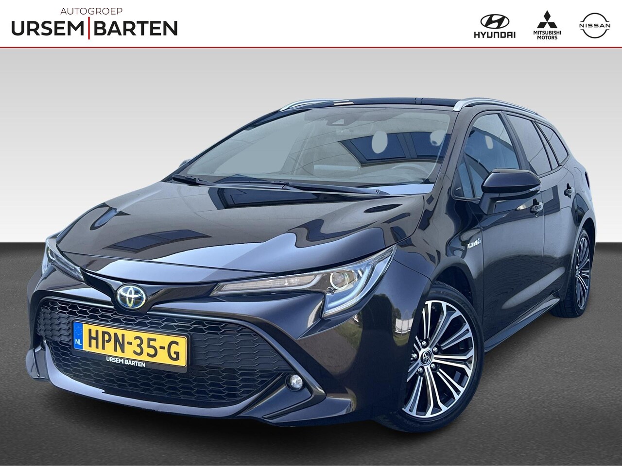 Toyota Corolla Touring Sports - 1.8 Hybrid First Edition | navigatie | bi-xenon | head-up display | stoel- stuurverwarming - AutoWereld.nl