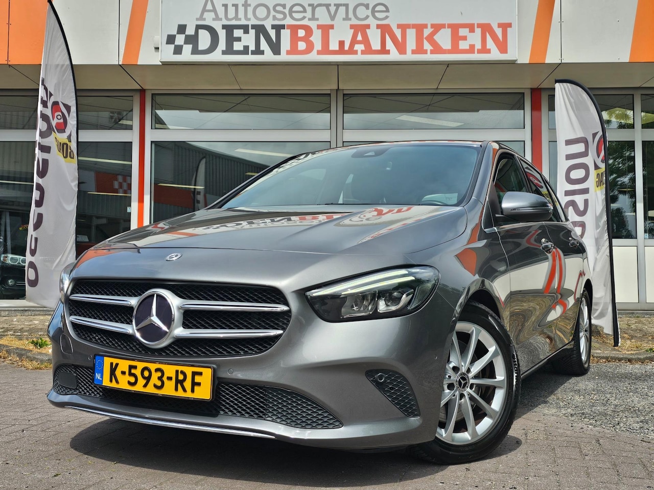 Mercedes-Benz B-klasse - 250 Premium Automaat BJ.2019 / Groot Navi / Half Leder / Clima / 17"Lmv / Trekhaak !! - AutoWereld.nl
