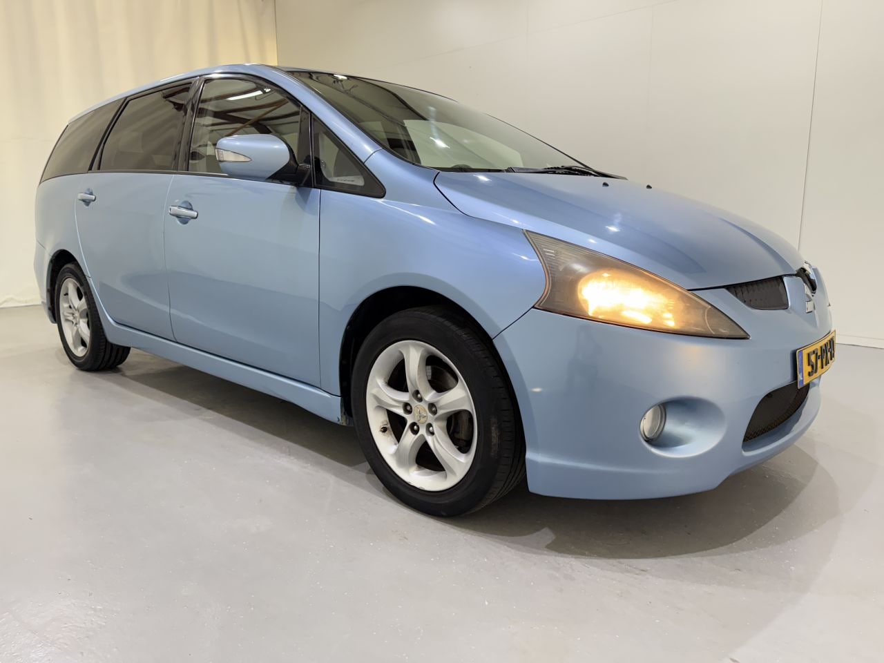 Mitsubishi Grandis - 2.4-16V Intense 7-pers. - AutoWereld.nl