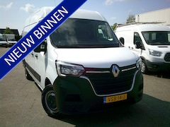 Renault Master - T35 2.3 dCi 135 L2H2 Comfort VOORZIEN VAN AIRCO+NAVIGATIE + TREKHAAK