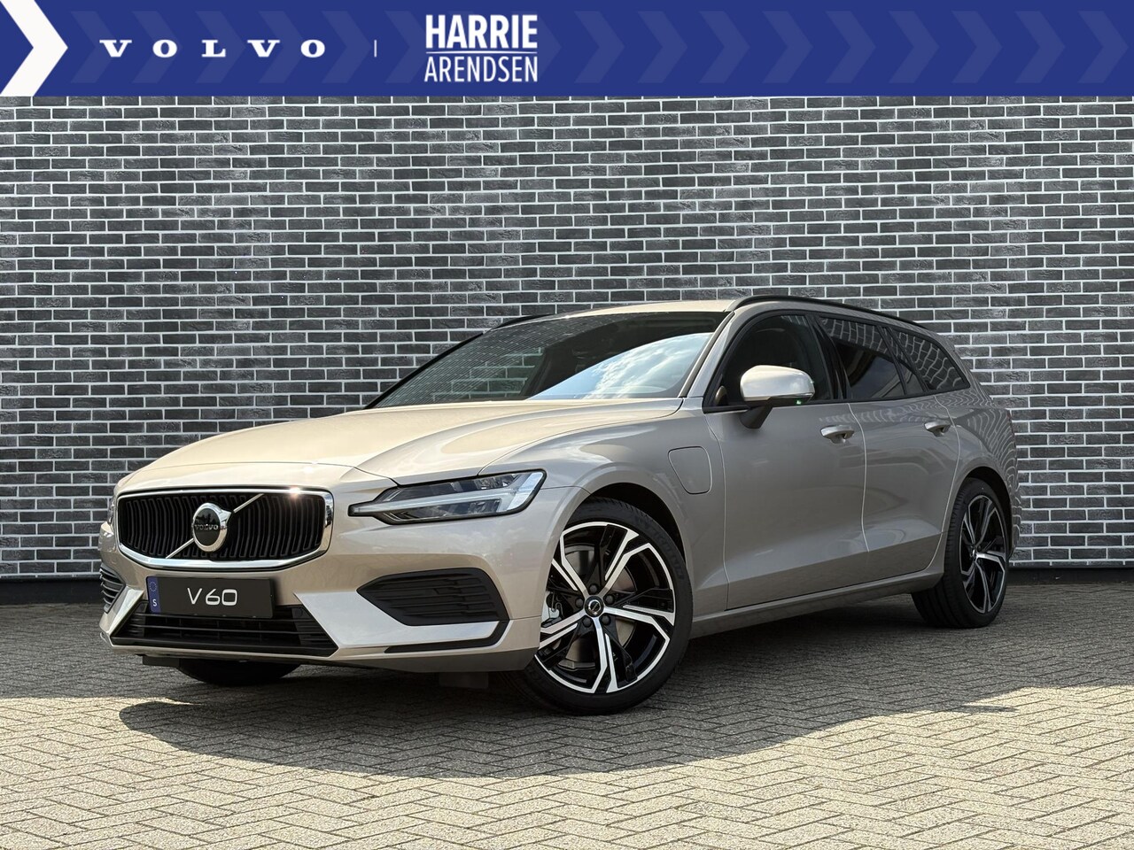 Volvo V60 - 2.0 T6 Plug-in hybrid AWD Essential Adaptieve cruise control | Lederen bekleding | Stoel e - AutoWereld.nl