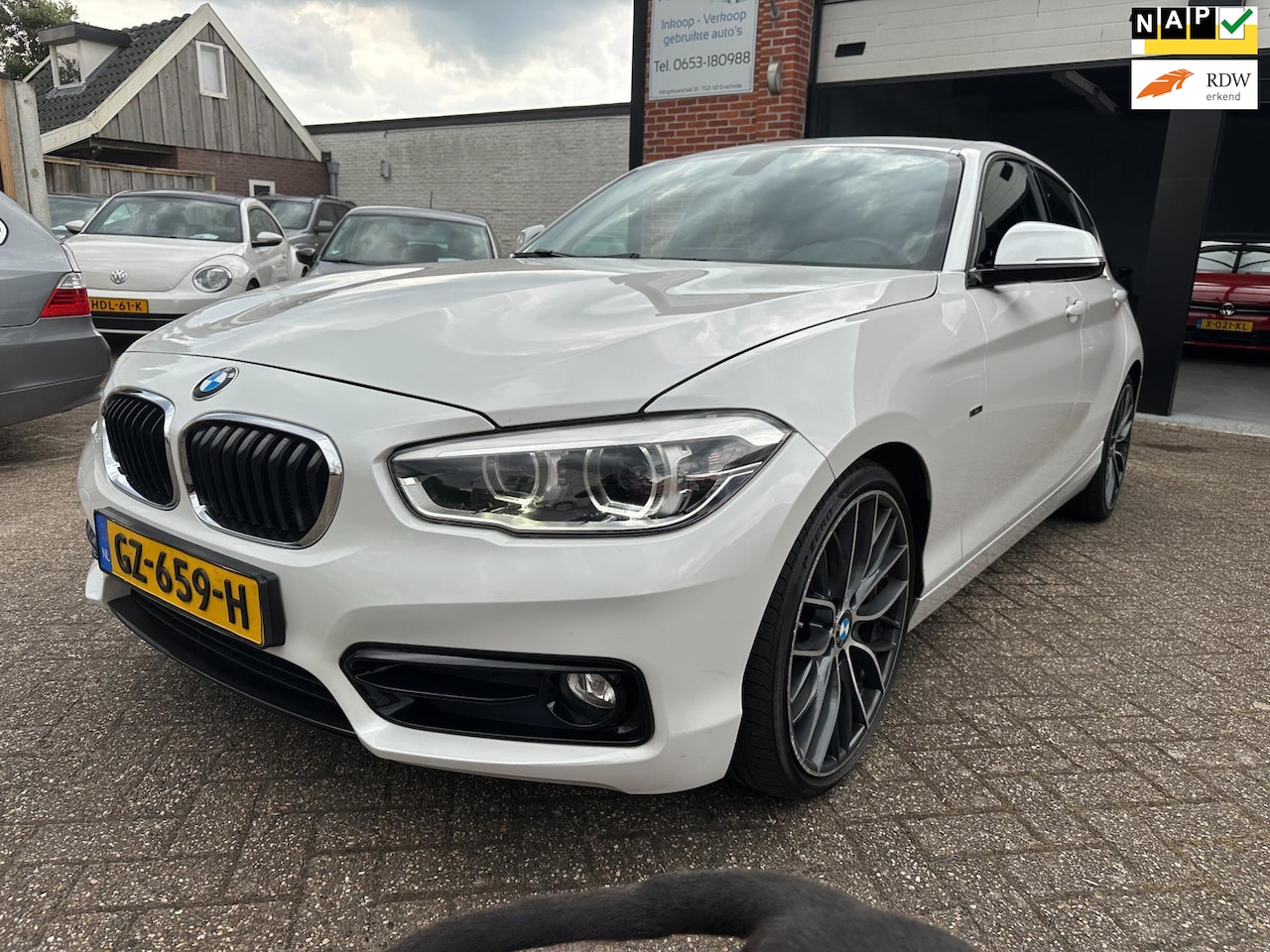 BMW 1-serie - 116d EDE Sport NAVI-CRUISE-LEDER-PDC - AutoWereld.nl