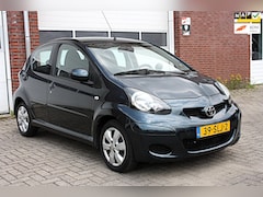 Toyota Aygo - 1.0 12V Aspiration Green Navigator - AIRCO - NAVI - NAP - LEER - TOERENTELLER