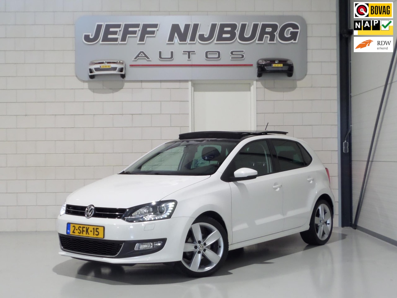 Volkswagen Polo - 1.2 TSI 105PK Highline Panoramadak Xenon-LED Bluetooth Cruise 17"Velgen, van 3e eigenaar i - AutoWereld.nl