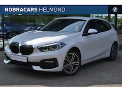 BMW 1-serie - 118i Sport Line Automaat / Sportstoelen / LED / Live Cockpit Professional / PDC / Cruise C