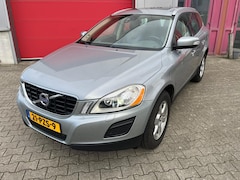 Volvo XC60 - 2.0T 203pk Summum Automaat / VERKOOP AAN HANDEL OF EXPORT / 18" LM / Leer / Memo zetels /