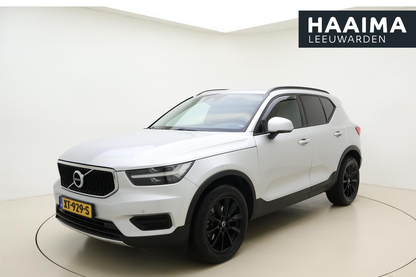 Volvo XC40 - 2.0 T4 Momentum 190 PK | Automaat | LMV | Elektrische Klep | Camera | Navigatie | Elektris - AutoWereld.nl