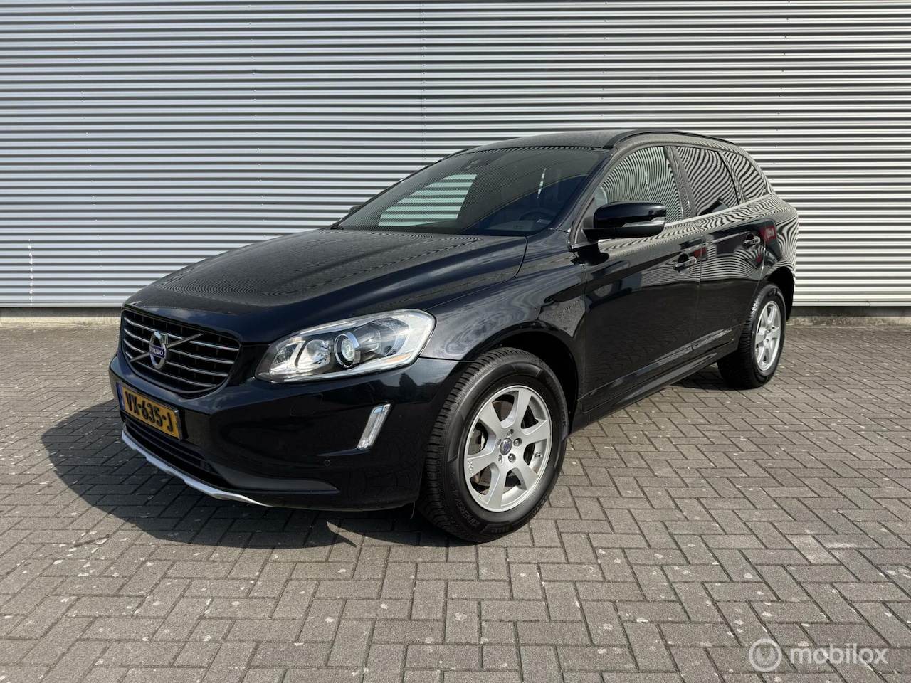 Volvo XC60 - 2.0 D4 | Grijs kenteken | 1800 kg trekgewicht | Stoelverwarming | - AutoWereld.nl