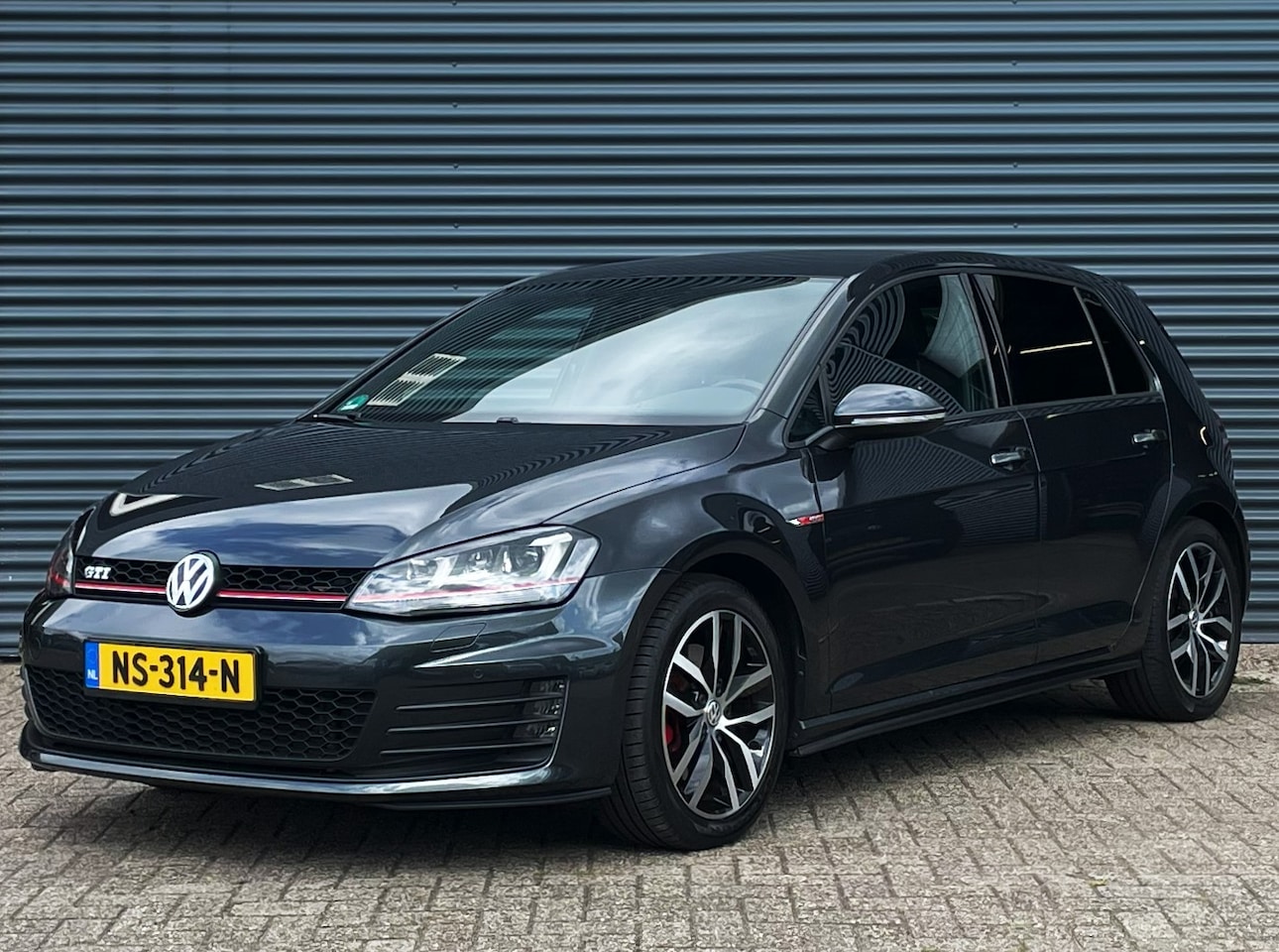 Volkswagen Golf - 2.0 TSI GTI 2.0 TSI 220pk GTI - AutoWereld.nl