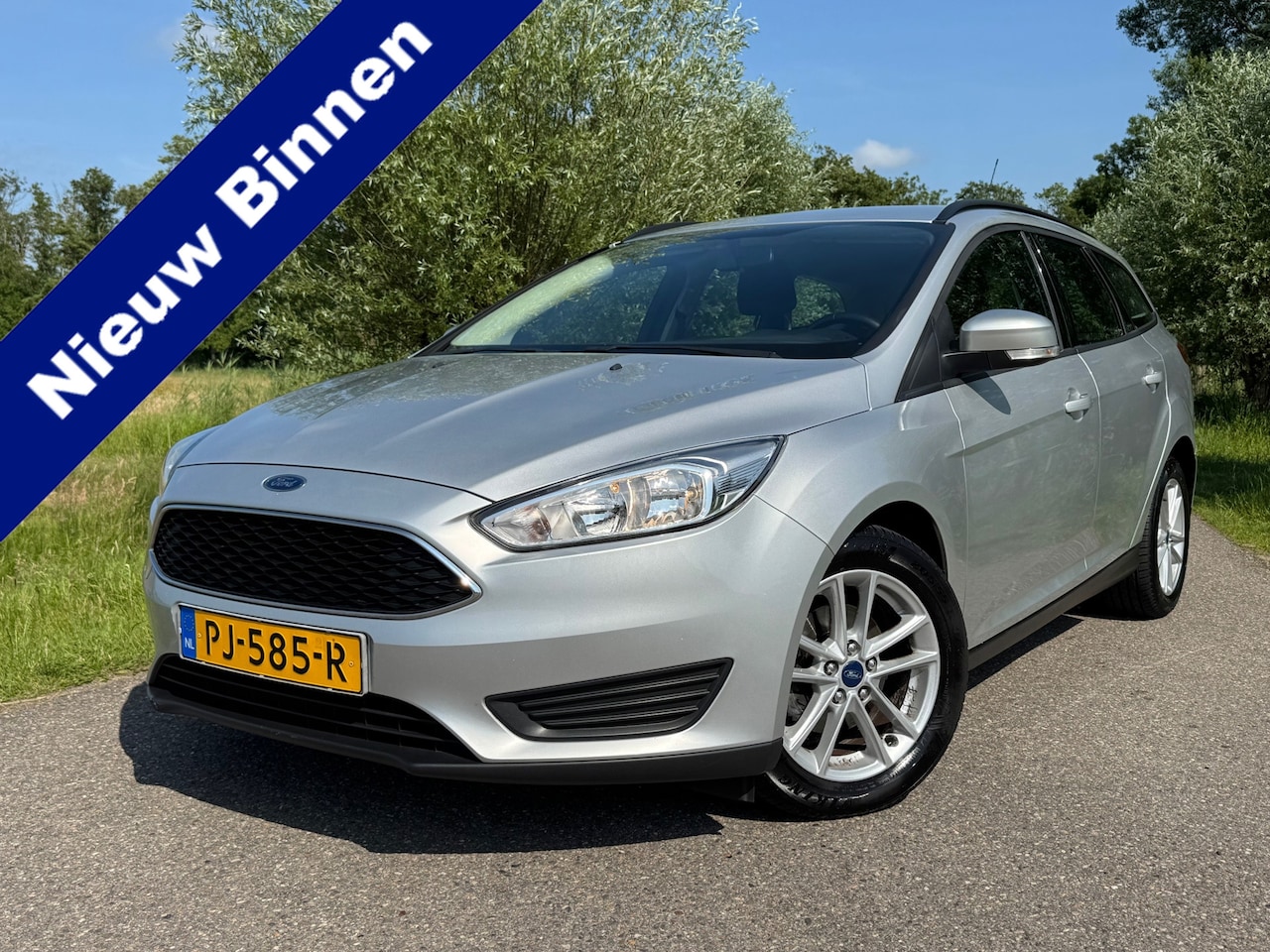 Ford Focus Wagon - 1.0 Trend / Navigatie / Airco / Android auto / LM Velgen / Cruise Control - AutoWereld.nl