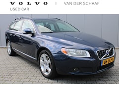Volvo V70 - 2.0T Momentum | Youngtimer | Trekhaak | Park assist voor