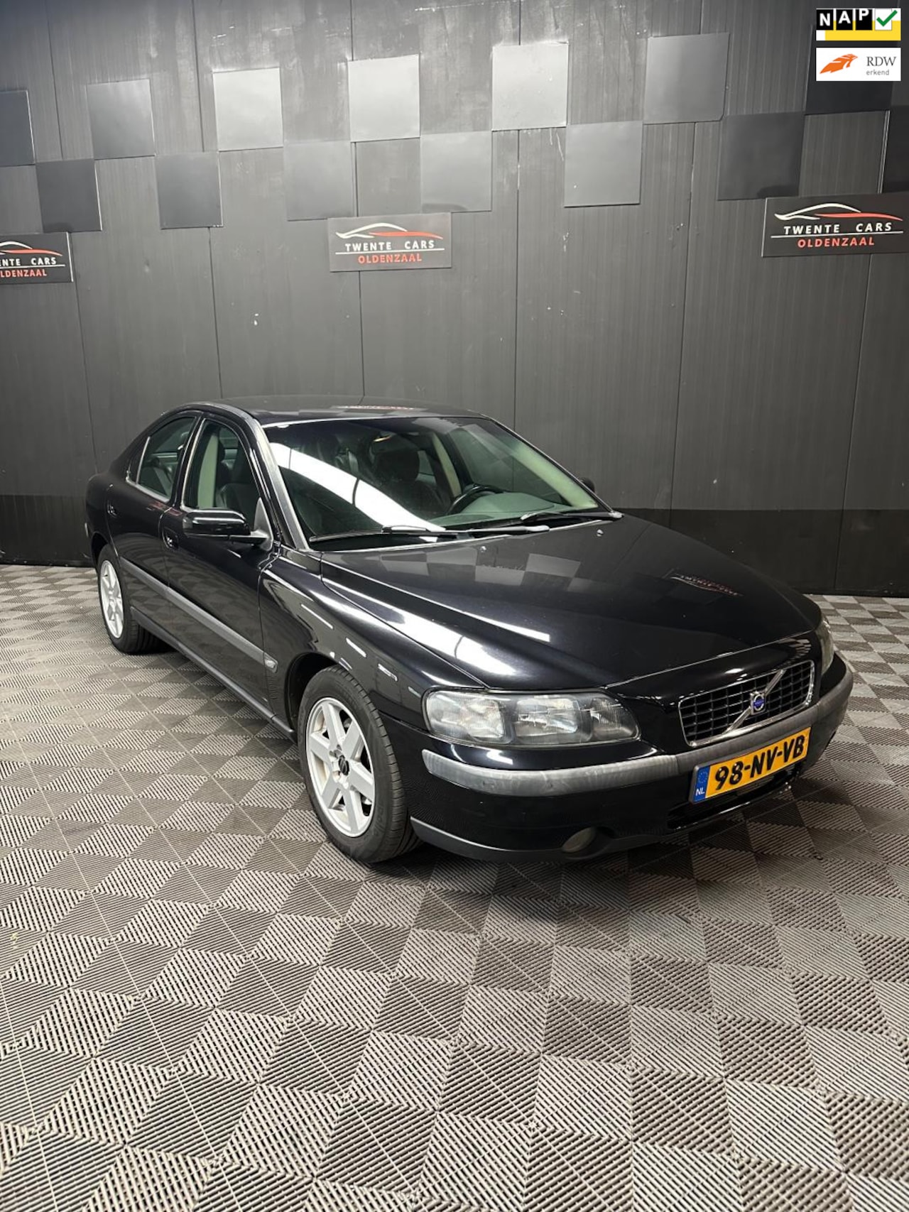 Volvo S60 - 2.4 | Airco | Clima | Nieuwe APK | - AutoWereld.nl