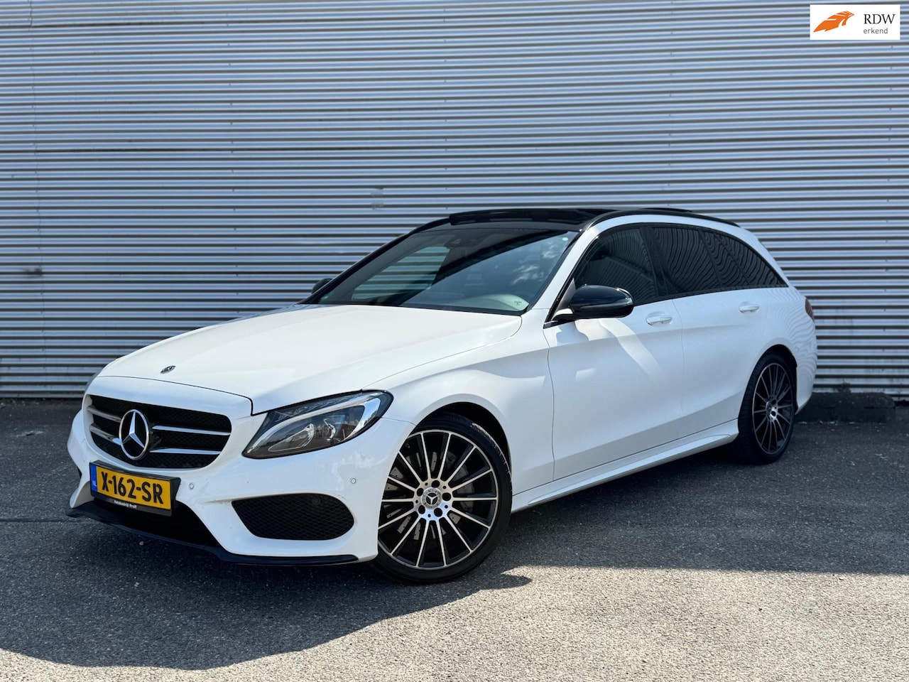 Mercedes-Benz C-klasse Estate - 350 e Premium Plus AMG | BURMESTER | PANO | FULL OPTION - AutoWereld.nl