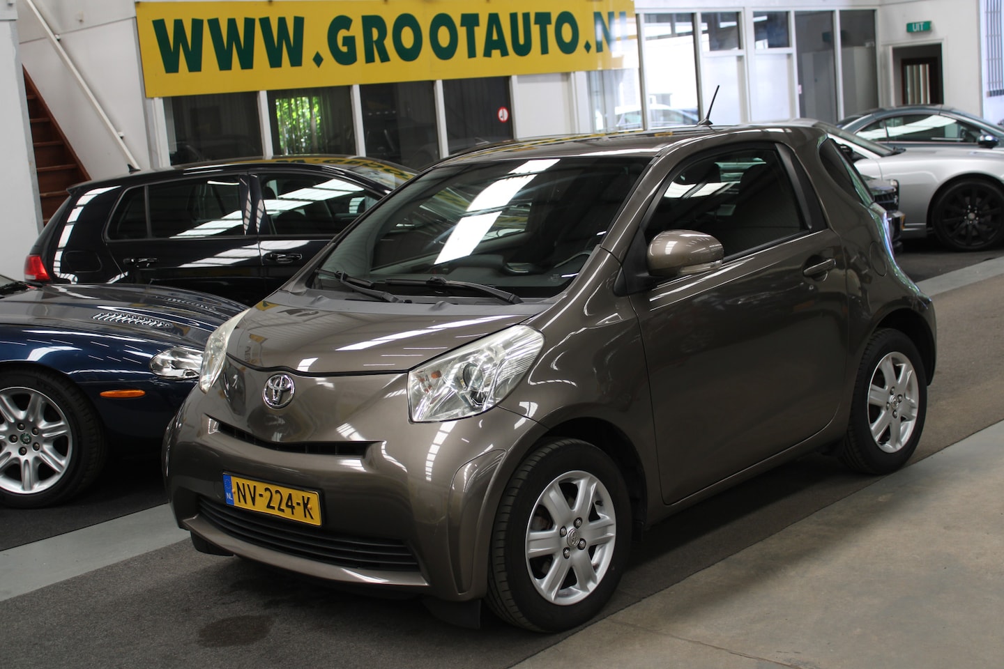 Toyota iQ - 1.0 VVTi Aspiration Airco, Isofix, Stuurbekrachtiging - AutoWereld.nl