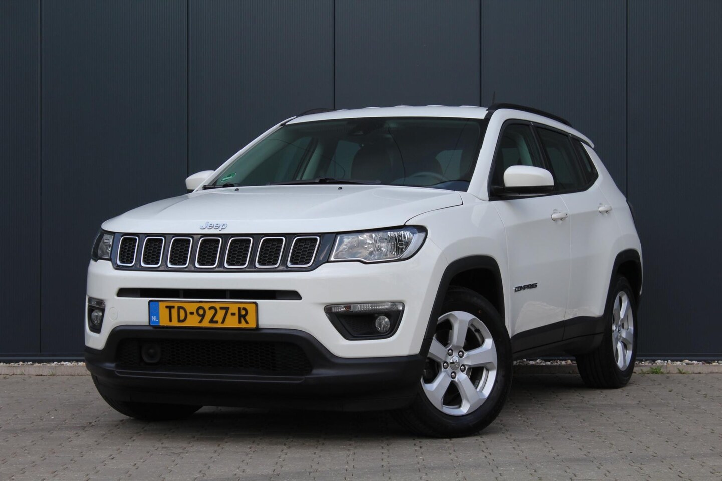 Jeep Compass - 1.4 MultiAir Longitude |Dealer onderhouden | Trekhaak | Camera | DAB+ | Navigatie | Keyles - AutoWereld.nl