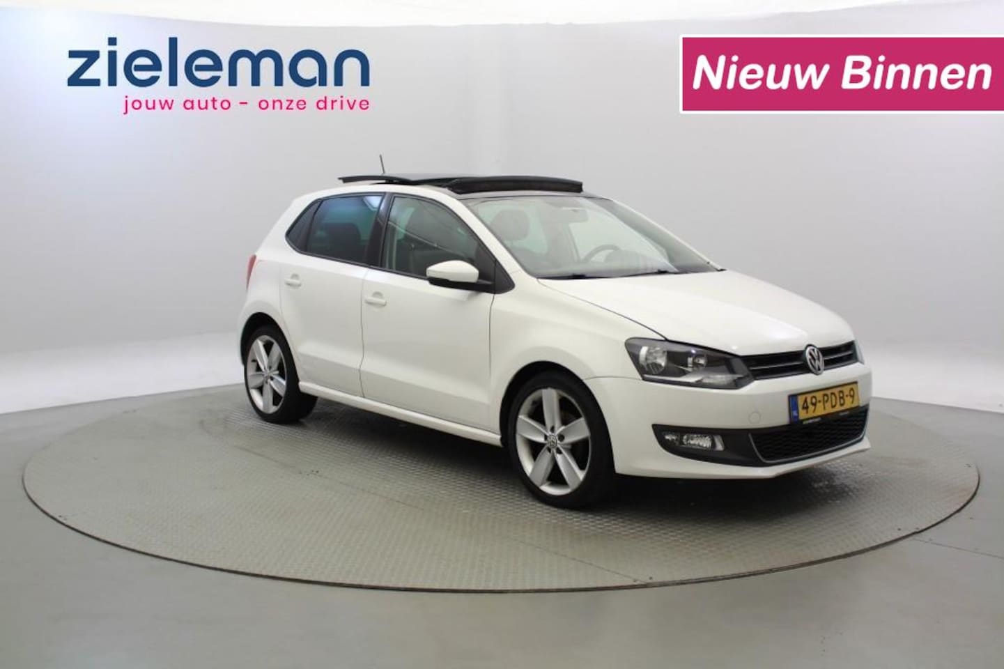 Volkswagen Polo - 1.2 TSI Highline Automaat - Panorama, Half Leer, Stoelverw. - AutoWereld.nl