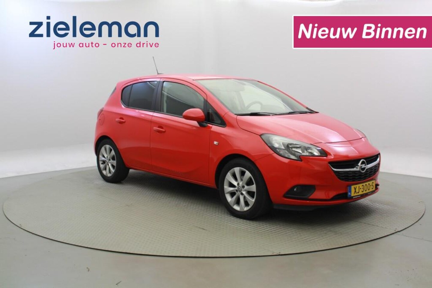 Opel Corsa - 1.4 Favourite - Carplay, Navi, Cruise, Lichtmetalen Velgen - AutoWereld.nl