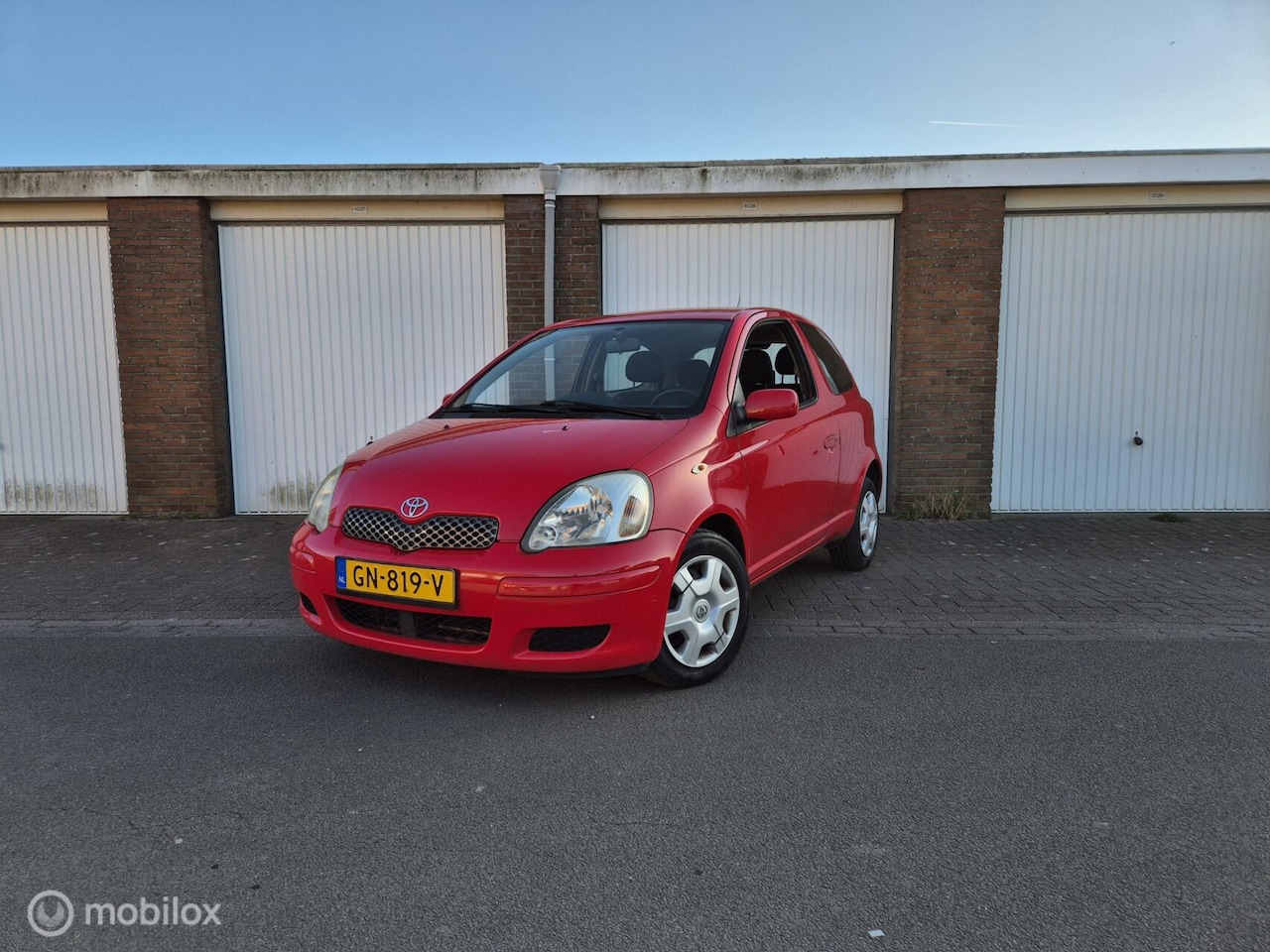 Toyota Yaris - 1.0 VVT-i Sol 1.0 VVT-i Sol / Airco - AutoWereld.nl