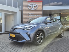 Toyota C-HR - 1.8 HYBRID DYNAMIC NL-AUTO BLIND SPOT NAVI KEYLESS 18''LICHTMETAAL APPLE / ANDROID PARK-SE