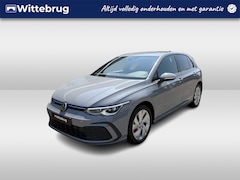 Volkswagen Golf - 1.4 eHybrid 245pk DSG GTE / Stuur & Stoelverwarming / LED Koplampen / Keyless / Navigatie