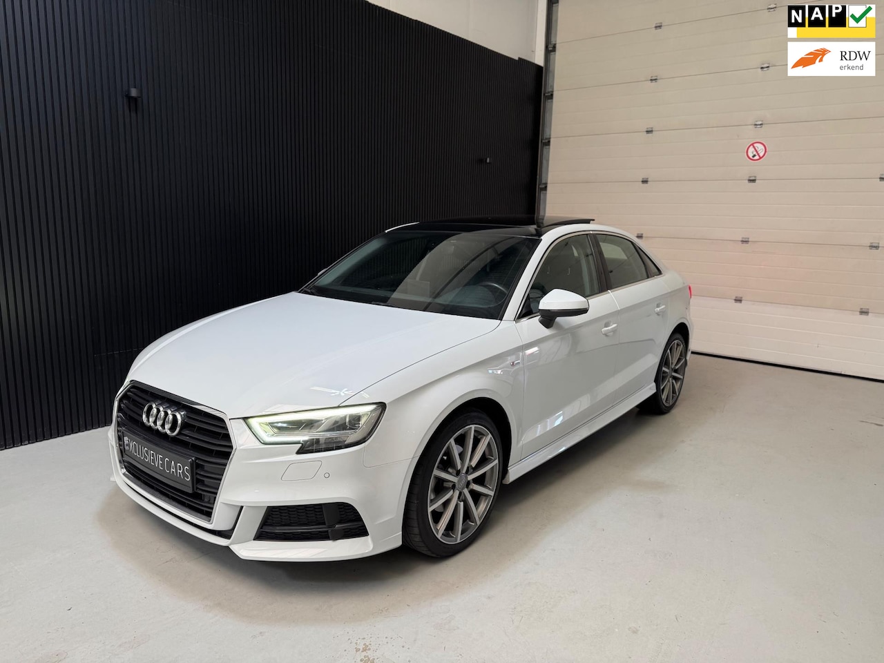 Audi A3 Limousine - 35 TFSI CoD Sport S Line Edition dsg panoramadak - AutoWereld.nl