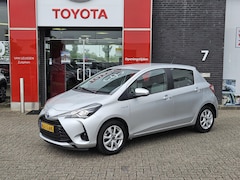 Toyota Yaris - 1.5 Hybrid 5-DEURS CRUISE NAVIGATIE 4-SEIZOENSBANDEN PARKEERCAMERA