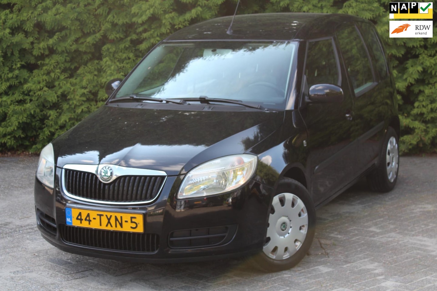 Skoda Roomster - 1.6-16V Style 105PK Automaat | Airco | Elektrische ramen - AutoWereld.nl