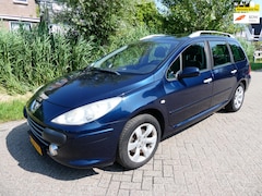 Peugeot 307 SW - 2.0-16V 140pk Premium Clima (koud) Cruise Trekhaak 1500kg