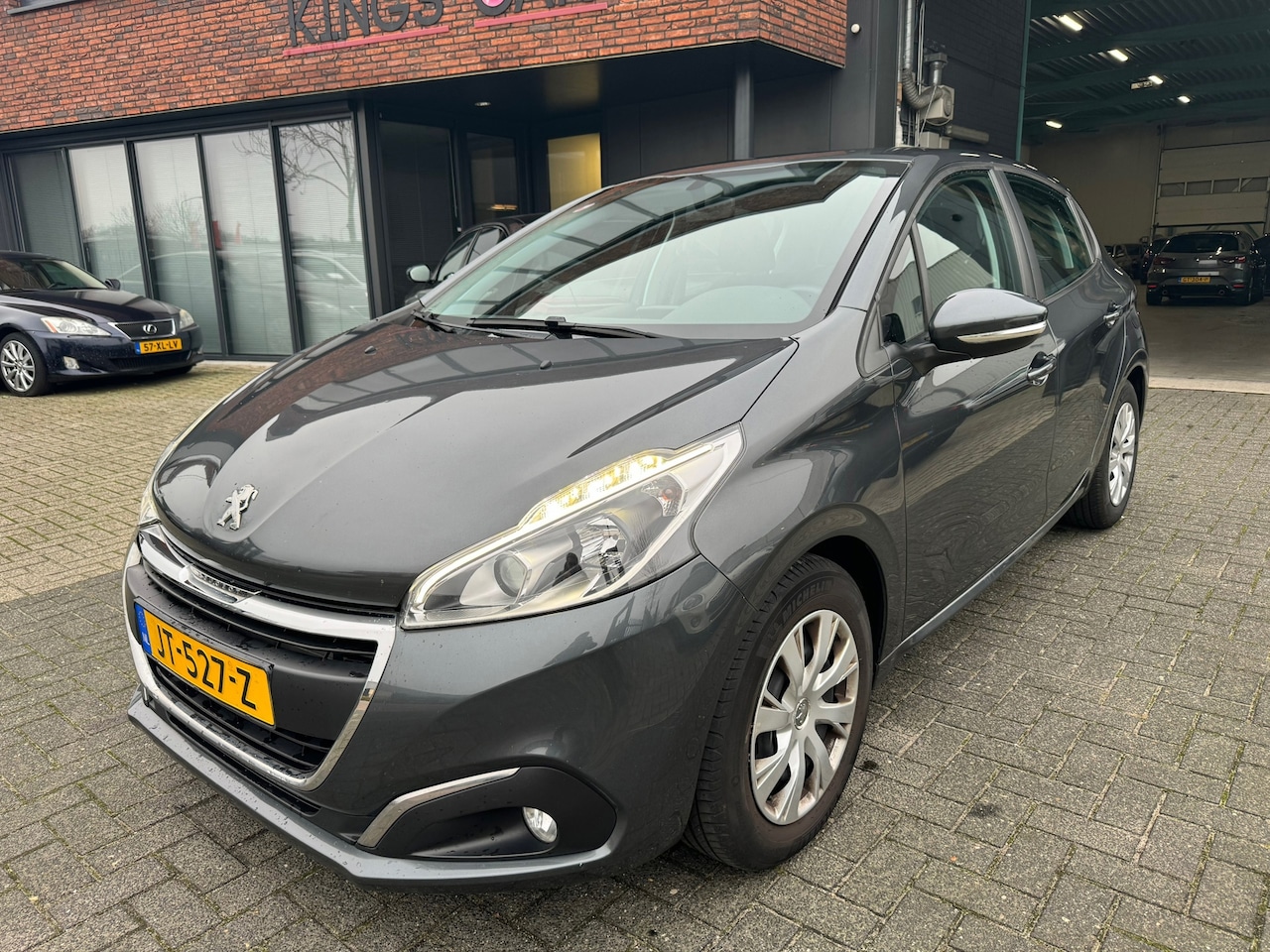 Peugeot 208 - 1.2 PureTech PDC NAVI TREKHAAK NWE DISTRIBUTIRIEM - AutoWereld.nl