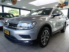 Volkswagen Tiguan - 1.5 ACT CL Bns.Digitaal teller/Leder/DSG7 Autom/Panorama schuif