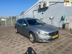 Volvo V60 - 2.4 D6 AWD Plug-In Hybrid Summum
