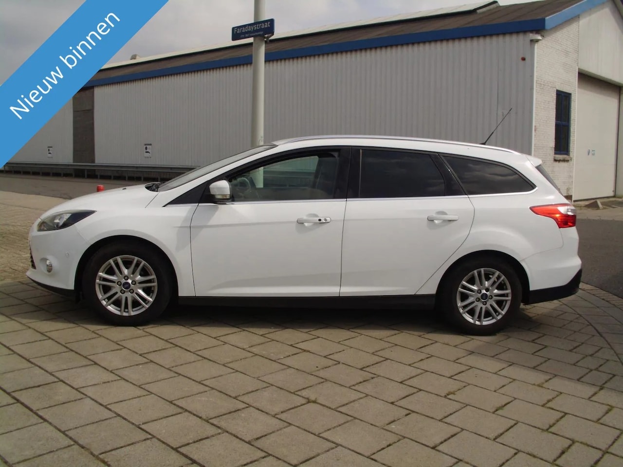 Ford Focus - 1.0 MET AIRCO NAVI PARKPILOT KM NAP - AutoWereld.nl