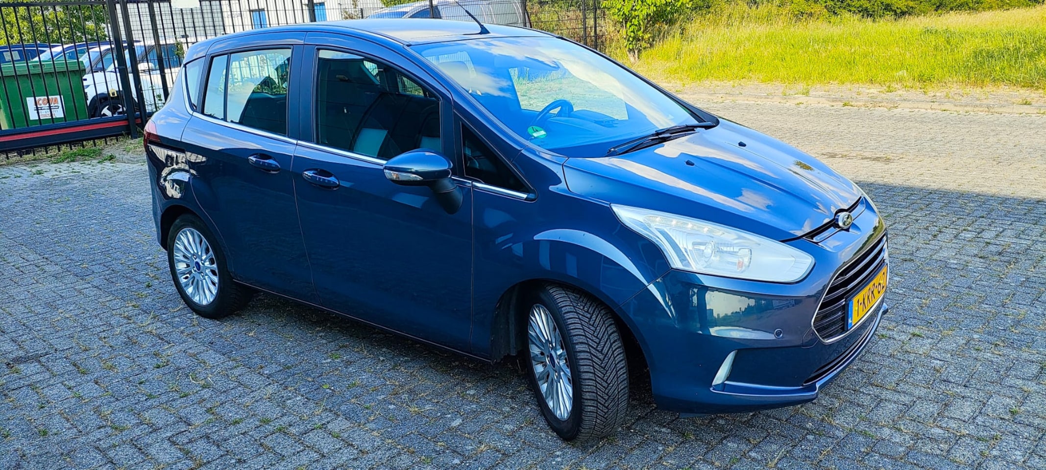 Ford B-Max - 1.0 EcoBoost Titanium Zeer goed onderhouden auto, in uitstekende technische staat en met volledig onderhoudshist - AutoWereld.nl