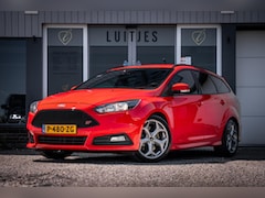 Ford Focus Wagon - 2.0 ST-2 250pk I Recaro I Carplay I Camera I Climate I Keyless-Go I Dealer-onderhouden