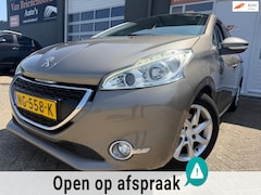Peugeot 208 - 1.4 VTi Allure 5 drs met navigatie en bluetooth telefoon / media en cruise controle en air