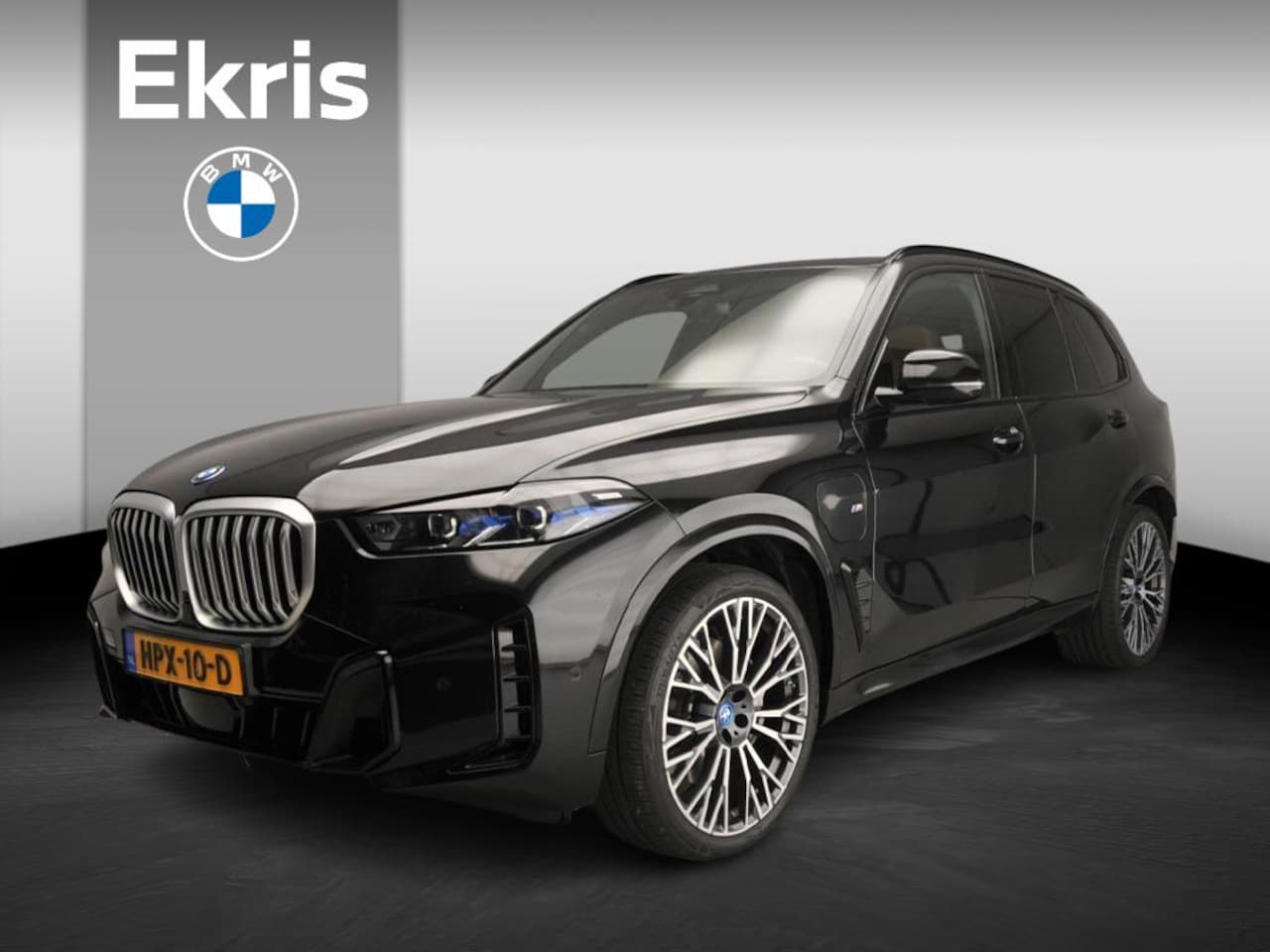 BMW X5 - xDrive50e | M-Sportpakket | LED | HUD | Schuifdak | Trekhaak | Comfortzetels | DAB | Harma - AutoWereld.nl